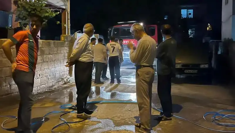 Park Halindeki Araç Neden Alev Alev Yandı? Olayın Detayları Şok Edici!