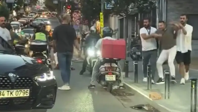 Nişantaşı'nda Yol Verme Kavgası: Sopayla Kadına Saldırı İhbarı Yapıldı
