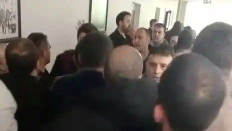 Karamürsel Belediyesi İhaleleri Üzerinde Sıcak Gelişmeler: Kavga Ortaya Çıktı!