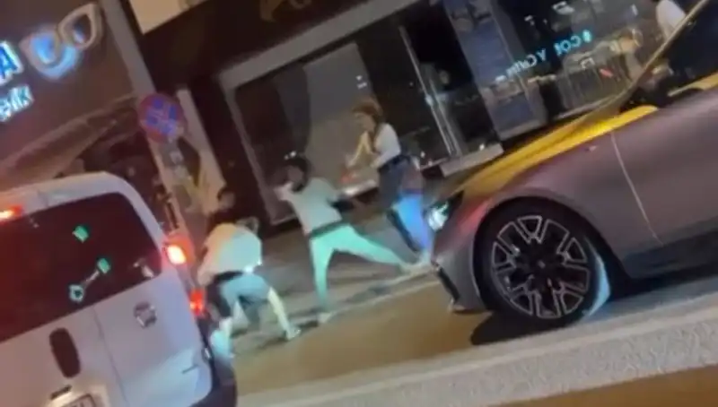 Cadde Boks Ringine Döndü: Şehirde Sıcak Anlar Yaşandı!
