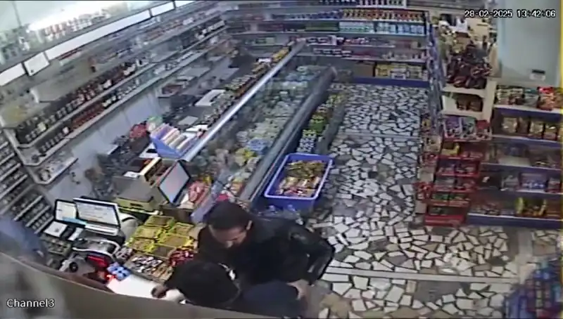 Cezaevi Firarisi Markette Dehşet Saçtı: Bıçak Tehditi ve Mermer Saldırısı