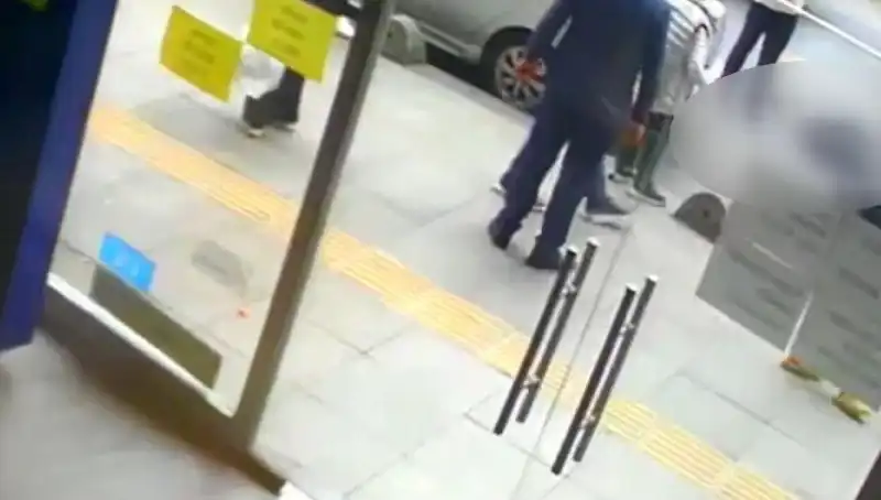 Esenler'de Gece Yarısı Korkutan Kaza: Hafriyat Kamyonu İnsanları Ezdi!