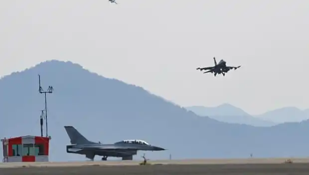 Güney Kore'de Askeri Tatbikatta Şok Hata: Savaş Uçağı Köye Bombardıman Düzenledi