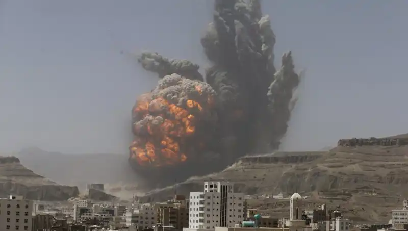 ABD'nin Yemen'deki Hava Saldırısı: 5 Kişi Hayatını Kaybetti, 13 Yaralandı
