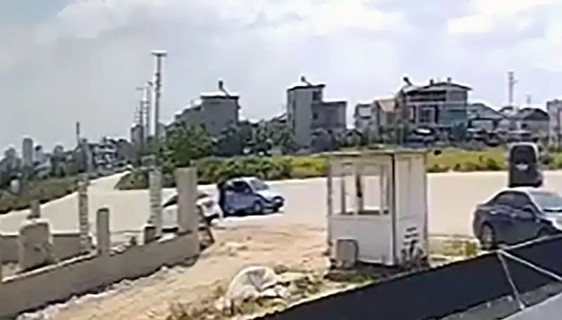Park Halindeki Araçlardan 450 Bin Lira Çalan Hırsızlar Yakaladı