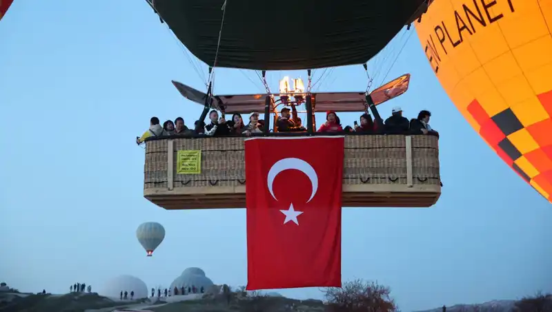 Kapadokya'da 23 Nisan Coşkusunu Balonlarla Kutladık!