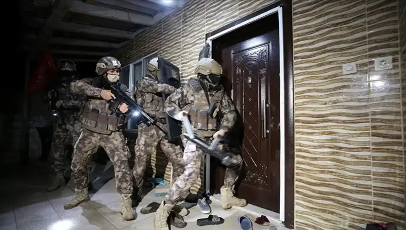 Türkiye Genelinde Düzenlenen Operasyon: 158 Şüpheli Suç Örgütlerinden Yakalandı