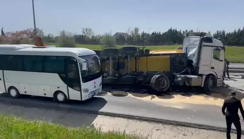 Büyükçekmece'deki Trafik Kazası: Yol 3 Saat Kapalı Kaldı, Kuyruklar Kilometreleri Buldu
