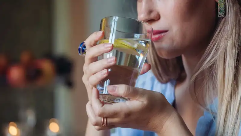 Aç Karnına 1 Litre Su İçmenin Sağlığımıza Faydaları ve Etkileri