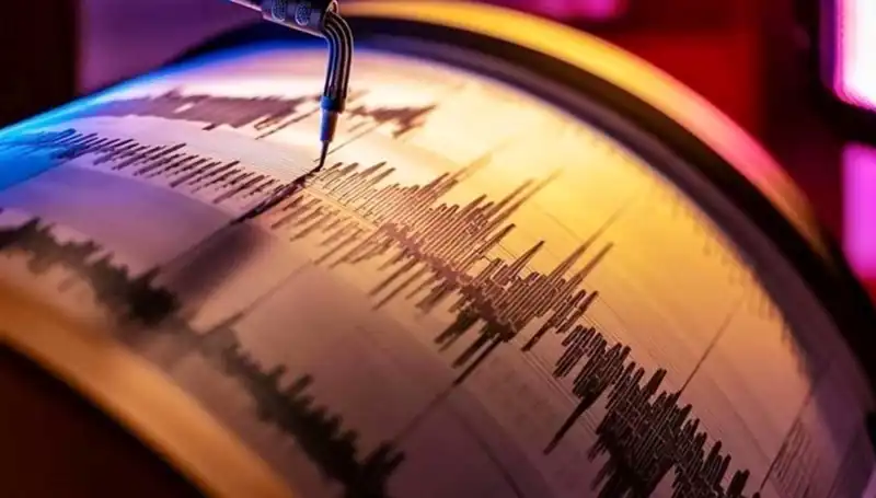 Düzce'de 3.3 Büyüklüğünde Deprem: Şehir Sarsıldı, Halk Endişeli