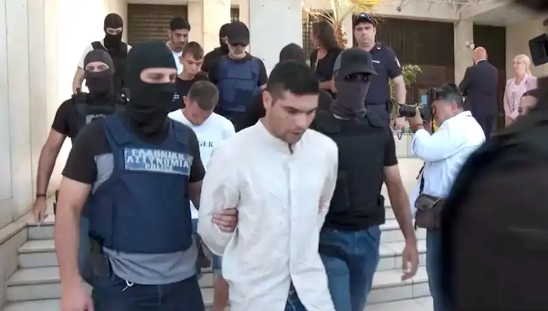 Atina'da Şok Cinayet: Profesörün Ölümünde 5 Gözaltı Kararı