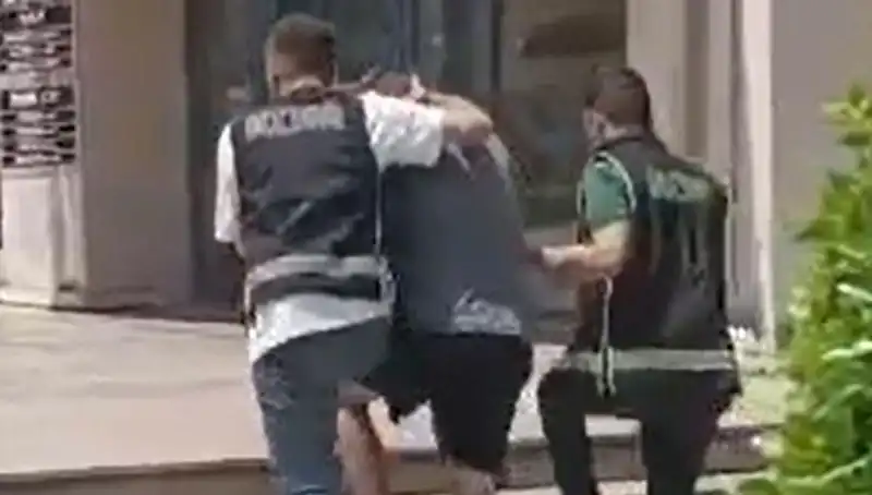Sahte Dövizle Alışveriş Yapan Turistten Şok Eden Sınır Dışı Kararı!