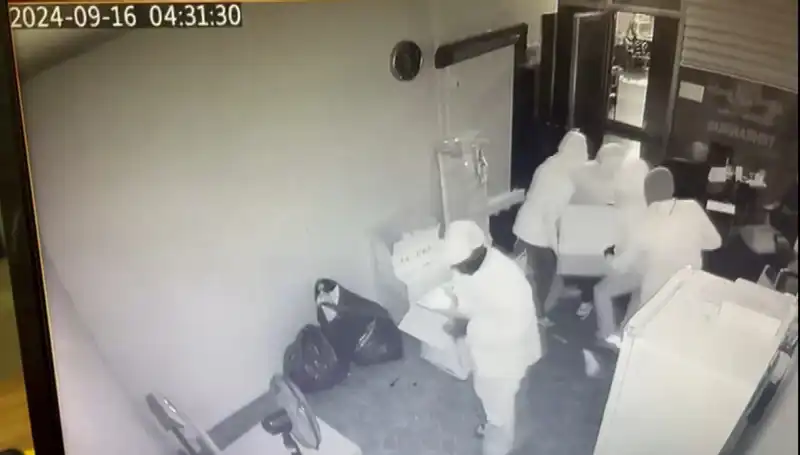 Kasa Açılmayınca Hırsızlar Cesurca Kaçtı: Olayın Detayları Şok Edici!
