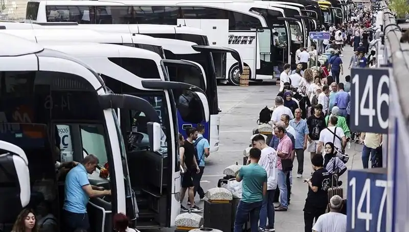 İstanbul'dan Ayrılanların Sayısı Şaşırtıyor: 369 Bin 453 Kişi Veda Etti!