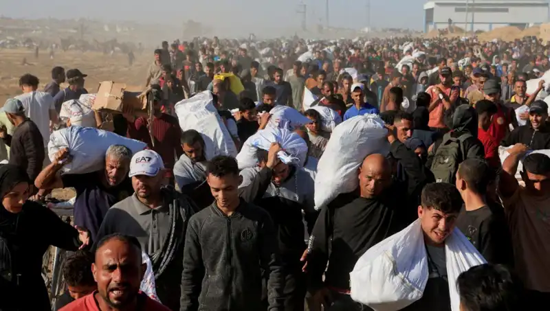 İsrail Ordusu’ndan Han Yunus’a Kuşatma: Tanklar 15 Kilometrelik Koridor Açtı
