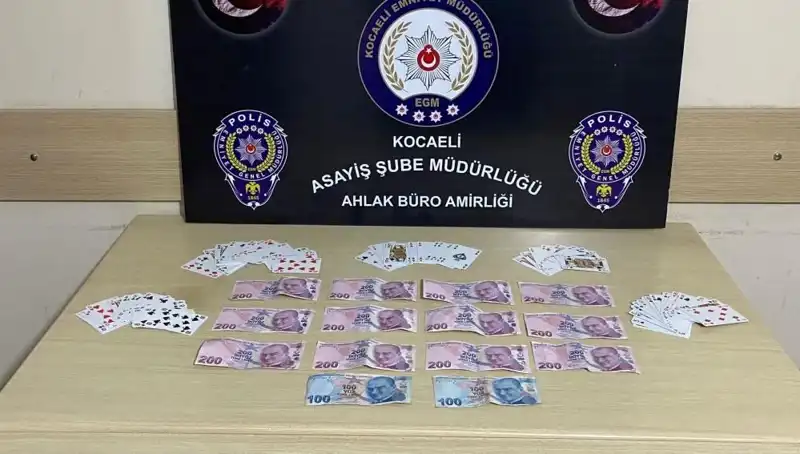 Kocaeli'de Kumar Oynayan Kahvehanelere Dev Baskın: Görülen Manzara Şok Edici!