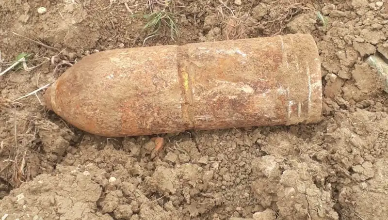 Çanakkale'de Tarihi Bir Sır: Patlamamış Top Mermisi Bulundu