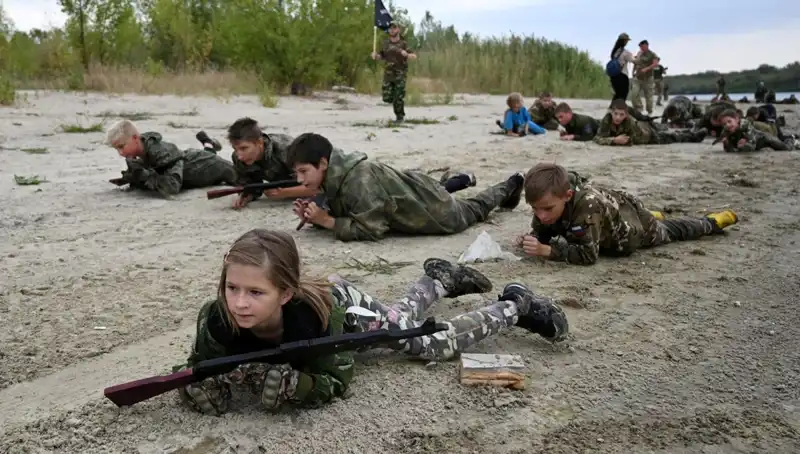 Rusya'da 8 Yaşındaki Savaşçılar: Çocuk Askerlerin Şaşırtan Hikayeleri