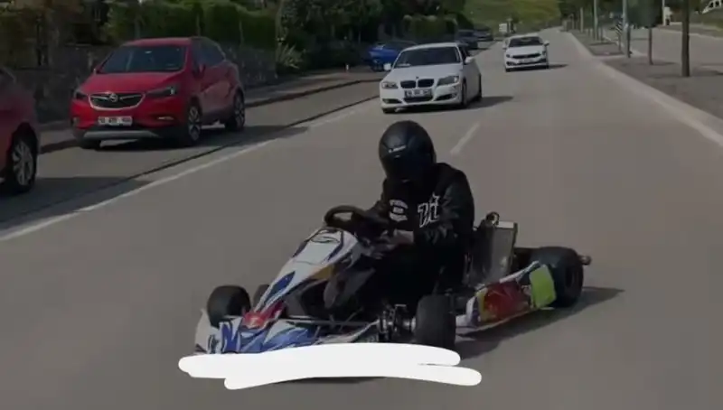 Tehlikeli Drift: Go-Kart Sürücüsünün Şaşkına Çeviren Yolu!