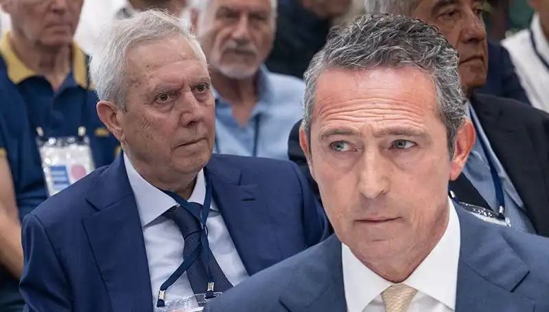 Fenerbahçe Divan Kurulu'nda Aziz Yıldırım'dan Adaylık Çıkışı Şaşkınlık Yarattı