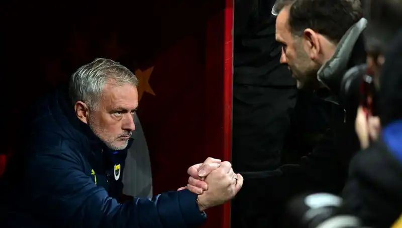 Derbi Heyecanı: Mourinho ve Buruk 3. Kez Kapışıyor!