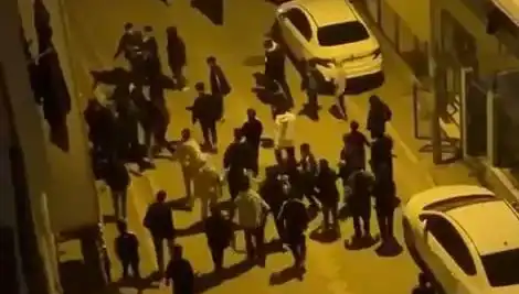 Esenyurt'ta Sopalı Kavga: Gençler Arasında Mahallede Gergin Anlar