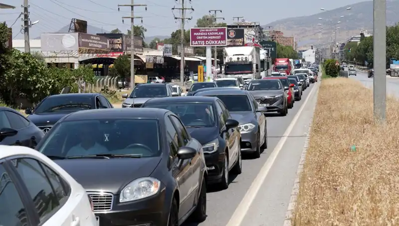Aydın ve Muğla Arasında Oluşan Dev Kuyrukta Araçlar Sıkıştı!