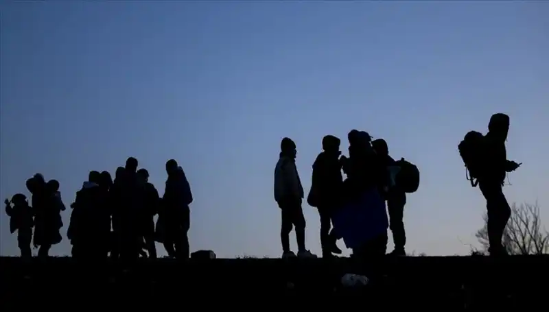 Edirne'de Sınırı Geçmeye Çalışan 21 Düzensiz Göçmen Yakalandı