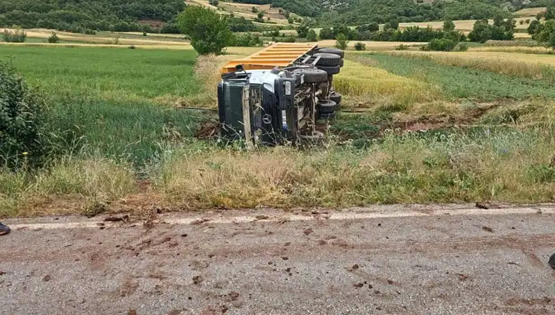 Tokat'ta Dehşet Anları: Devrilen Kamyonun Şoförü Hayatını Kaybetti