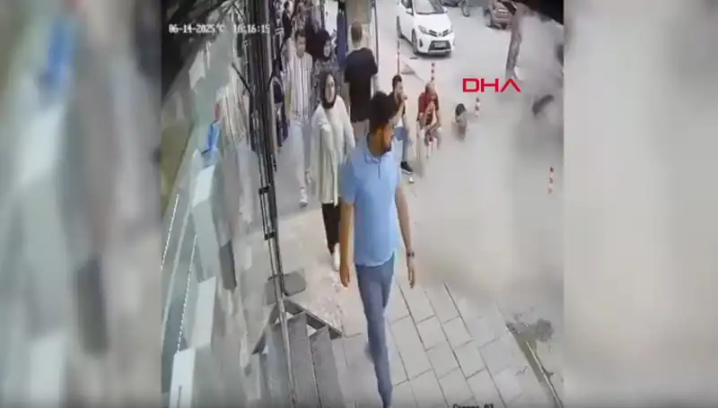 TIR Patlağı Şehirde Heyecan Dalgası Yarattı: O Anlarda Neler Oldu?