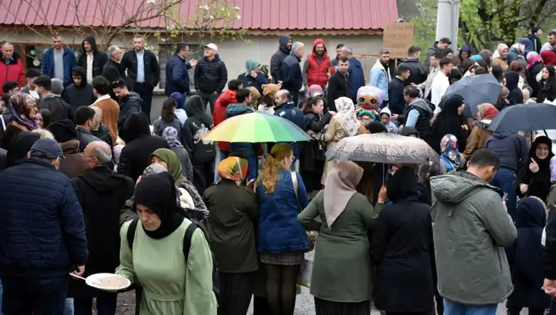 100 Yıllık Gelenek Canlandı: 12 Bin Kişi Bayramlaşmak İçin Bir Araya Geldi!
