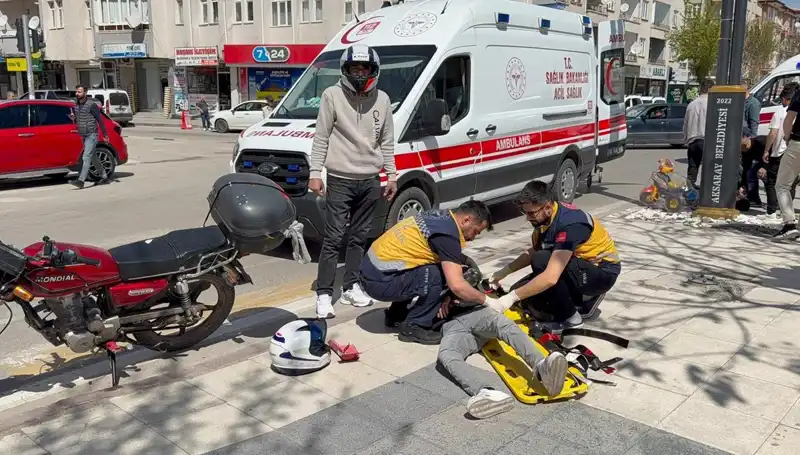 Aksaray’da Motosiklet Kazası: İki Kişi Hastaneye Kaldırıldı