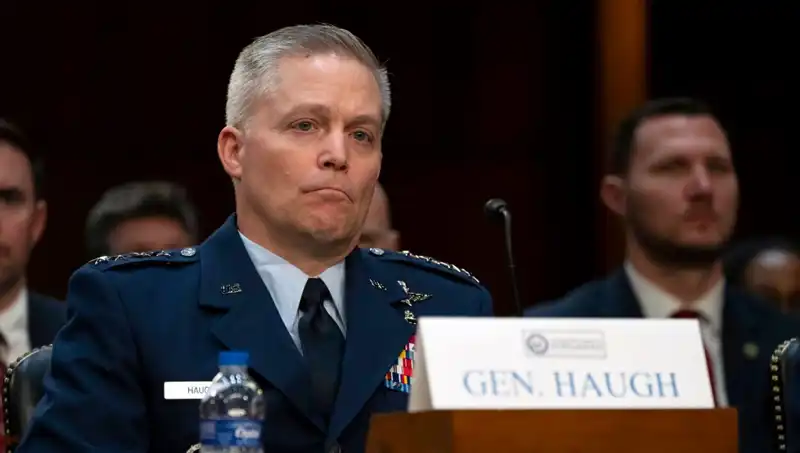 Trump'a Sadakatsizlikten Kovulan Kilit İsim ABD Siyasetinde Ne Anlama Geliyor?