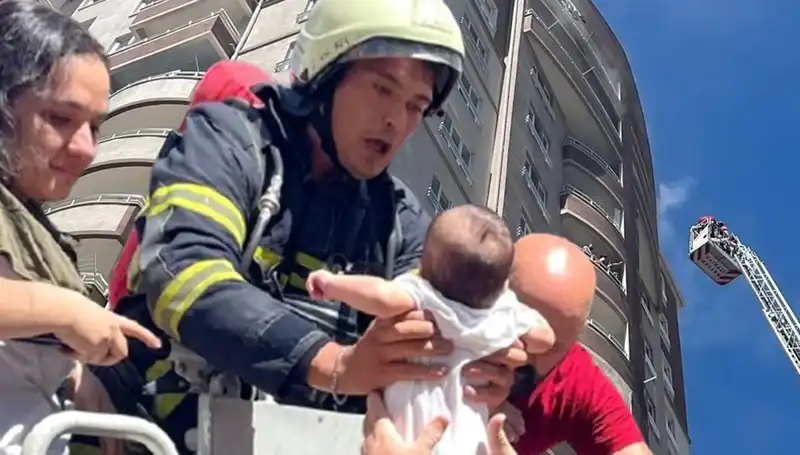 Kayseri'de 14 Katlı Binada Çıkan Yangın, Tüm Şehri Tedirgin Etti