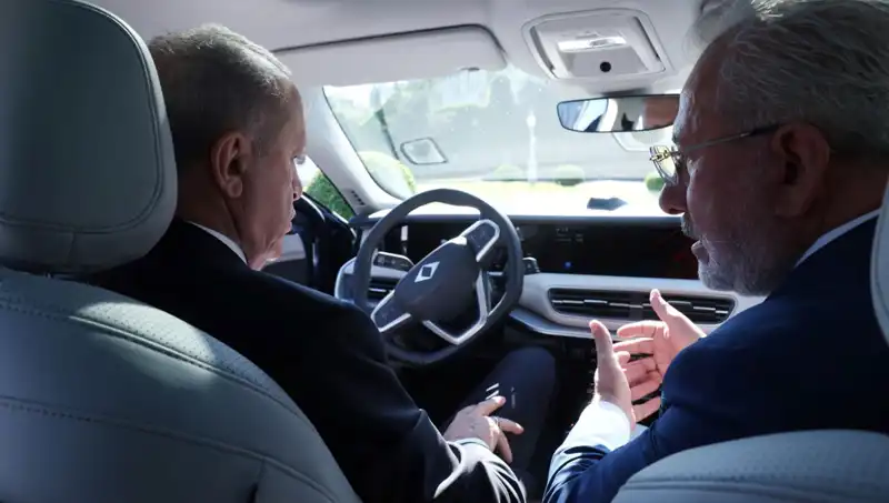 Cumhurbaşkanı Erdoğan, Togg'un Yeni Modelini Tanıtarak Yerli Otomobillerin Geleceğine Dikkat Çekti