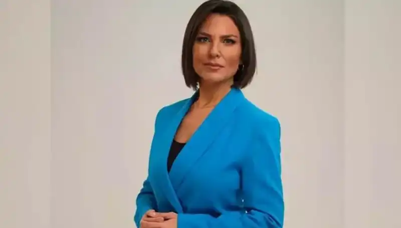 Ece Üner: Türk Televizyonunun Parlayan Yıldızı ve Başarı Hikayesi