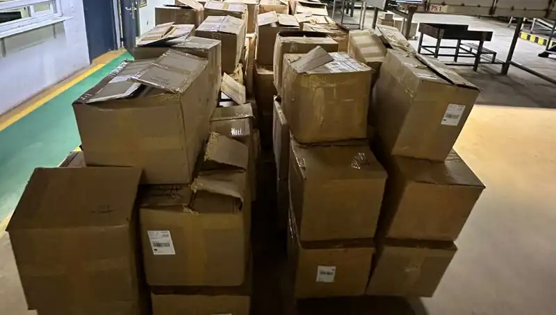 Kargo Şirketinin Deposundan Kaçak Tütün İfşa Edildi: Sürükleyici Detaylar!