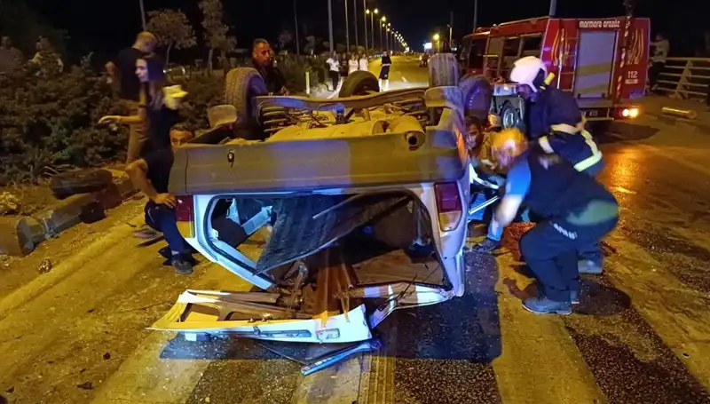 Kavşakta Feci Kaza: Yaralıların Durumu Ciddiyetini Koruyor
