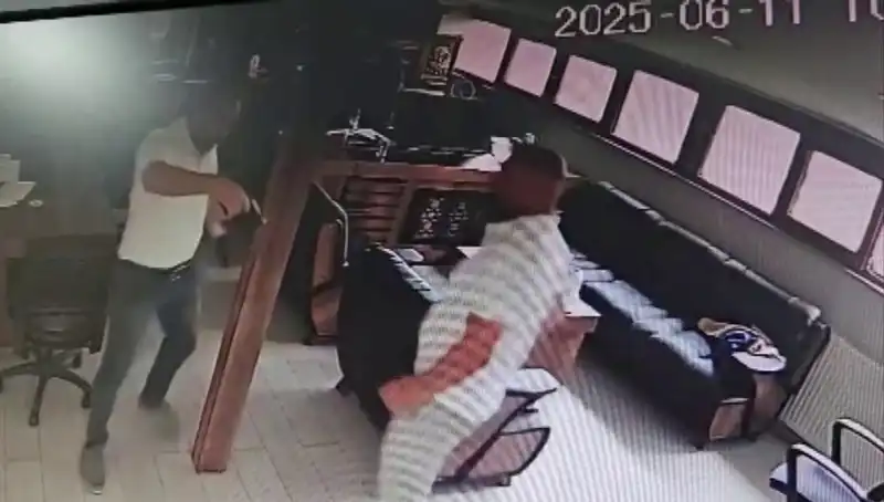 Alacak Verecek Davası: Kalfa, Patronunu Ortadan Kaldırdı!