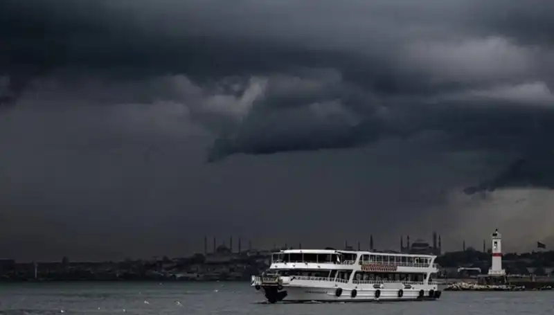 İstanbul Baharında Sağanak Yağış Alarmı: Hazırlıklarınızı Yapın!