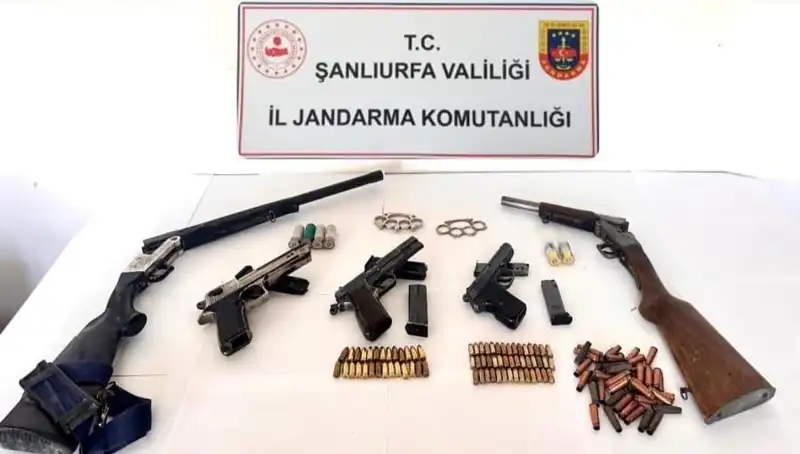 Şanlıurfa'da Ruhsatsız Silah Operasyonu: 15 Kişi Tutuklandı