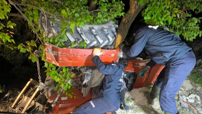 Kontrolden Çıkan Traktör Devrildi: Trajik Kaza Sürücüyü Hayattan Kopardı
