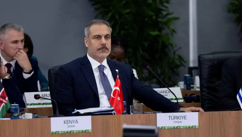 BRICS Zirvesi'nde Bakan Fidan'dan Kritik Uyarı: Yapay Zeka Kontrol Altında Olmalı