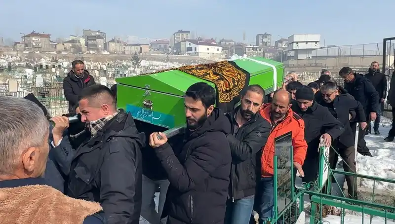 Genç Kız Elektrik Çarpması Sonucu Hayatını Kaybetti, Ailesiyle Duygusal Veda