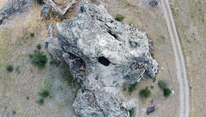 Efsanelere Ev Sahipliği Yapan Gizemli Gelin Kayası ve Hikayesi