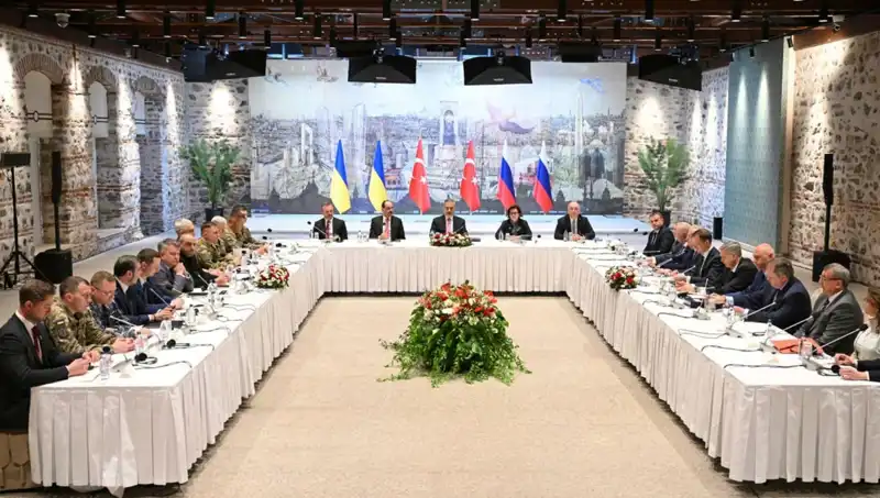 İstanbul Barış Zirvesi: Rus Heyeti Türkiye’de Tarihi Görüşmelere Katıldı