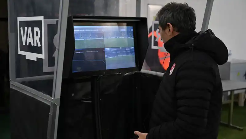 Beşiktaş-Gaziantep FK Maçında Alman VAR Hakemi Görev Alacak: Neyin Beklentisi İçindeyiz?