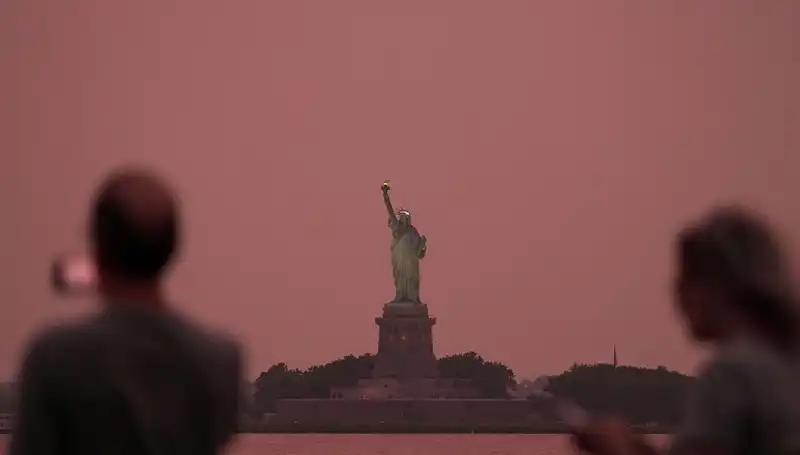 Kanada Yangınlarının Dumanı New York'u Tehdit Altına Aldı: Neler Oluyor?