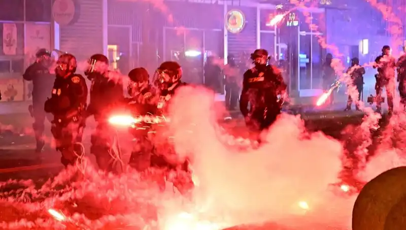 ABD'de Isyan Hareketi Büyüyor: Los Angeles Protestoları Diğer Şehirlere T sıçradı