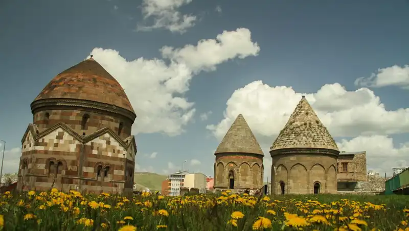 Erzurum’a Gelenler İçin Tarih ve Kültürün Kapılarını Aralayan Bir Yolculuk